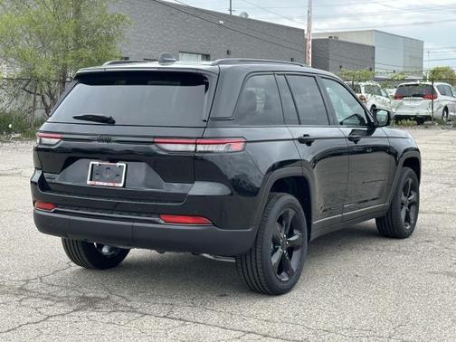 2025 Jeep Grand Cherokee Laredo