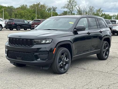 2025 Jeep Grand Cherokee Laredo