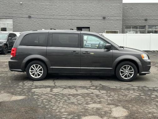 Granite Crystal Clearcoat Metallic 2019 Dodge Grand Caravan SXT