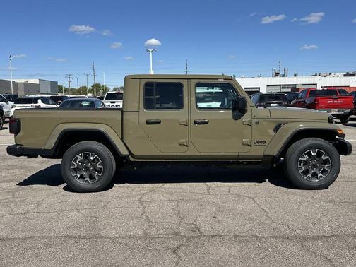 Sahara Beige 2026 Jeep Gladiator Sport