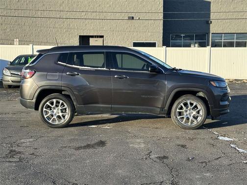 2022 Jeep Compass Latitude Lux