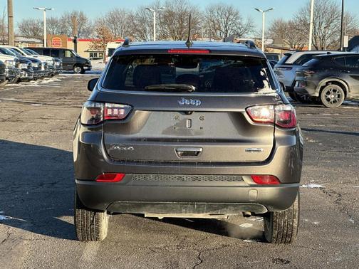 2022 Jeep Compass Latitude Lux