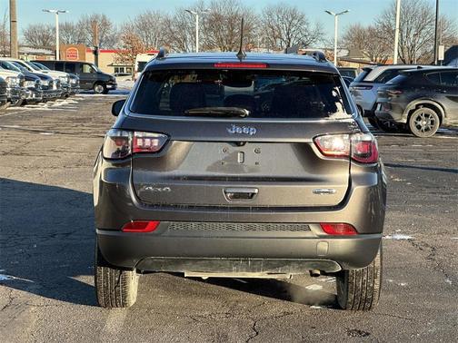 2022 Jeep Compass Latitude Lux