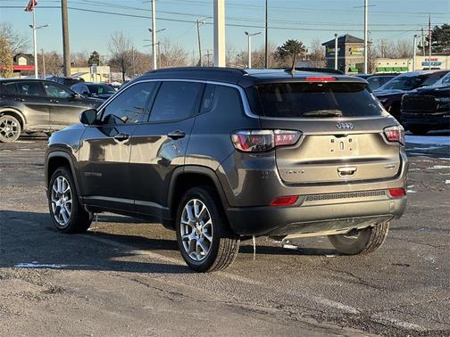 2022 Jeep Compass Latitude Lux