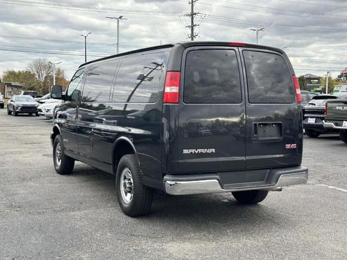 2004 GMC Savana 3500 Cargo