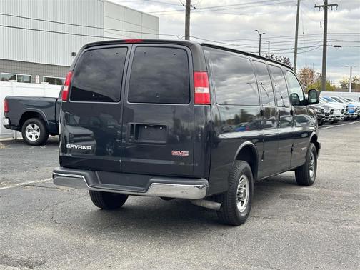 2004 GMC Savana 3500 Cargo