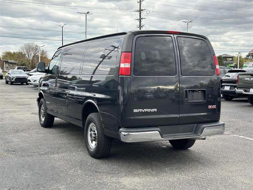 2004 GMC Savana 3500 Cargo