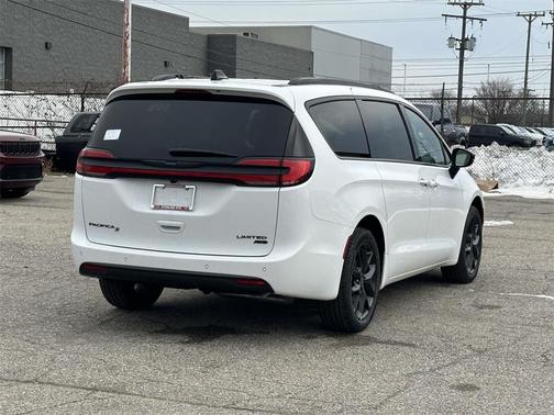 2026 Chrysler Pacifica Limited