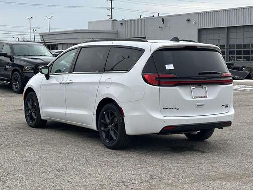 2026 Chrysler Pacifica Limited