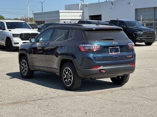 Fathom Blue Pearlcoat 2026 Jeep Compass Trailhawk