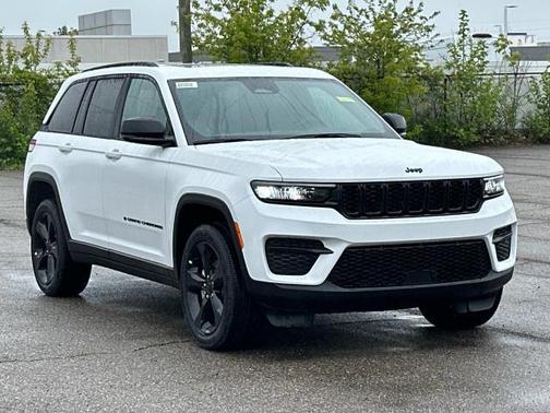 2025 Jeep Grand Cherokee Laredo