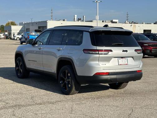 2025 Jeep Grand Cherokee L Laredo