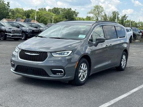 2022 Chrysler Pacifica Touring-L