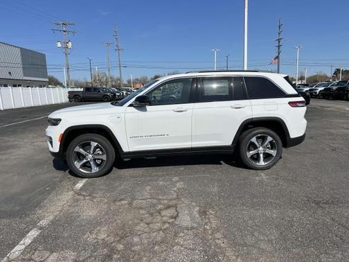 2025 Jeep Grand Cherokee 4xe Base