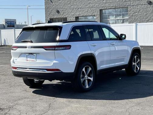 2025 Jeep Grand Cherokee 4xe Base