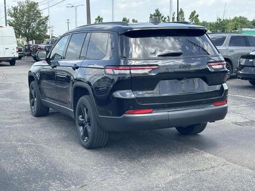 Diamond Black 2023 Jeep Grand Cherokee L Laredo
