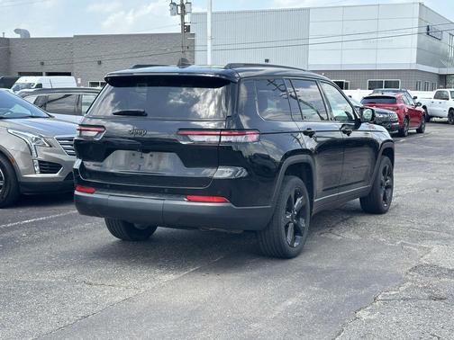 Diamond Black 2023 Jeep Grand Cherokee L Laredo