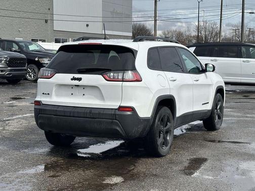 2023 Jeep Cherokee Altitude Lux
