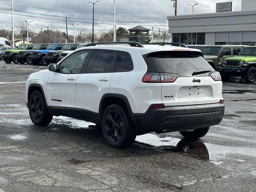 2023 Jeep Cherokee Altitude Lux