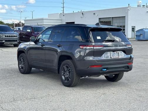 2025 Jeep Grand Cherokee 4xe Trailhawk