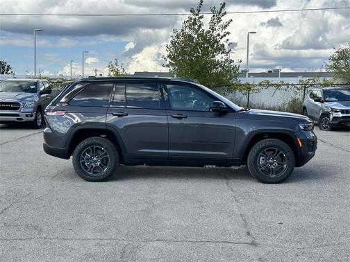 2025 Jeep Grand Cherokee 4xe Trailhawk