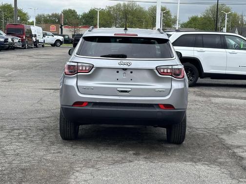 Billet Silver Metallic Clearcoat 2019 Jeep Compass Latitude