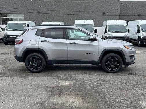 Billet Silver Metallic Clearcoat 2019 Jeep Compass Latitude