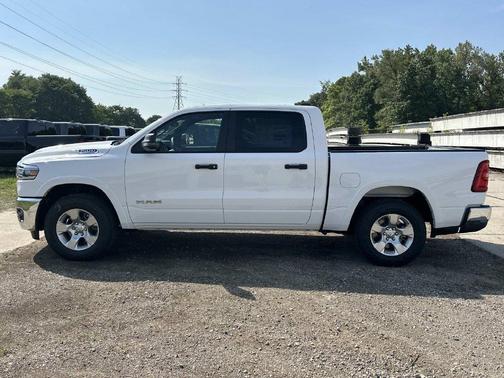 White 2027 RAM 1500 Big Horn/Lone Star