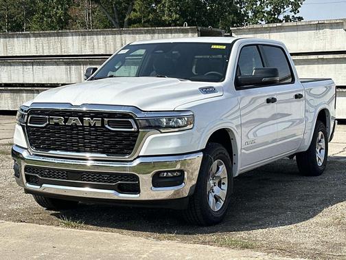 White 2027 RAM 1500 Big Horn/Lone Star