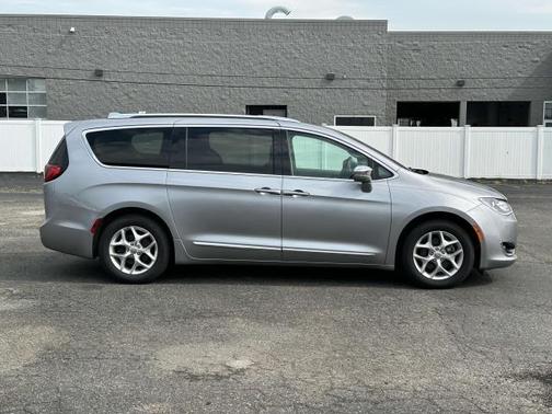 2020 Chrysler Pacifica Limited