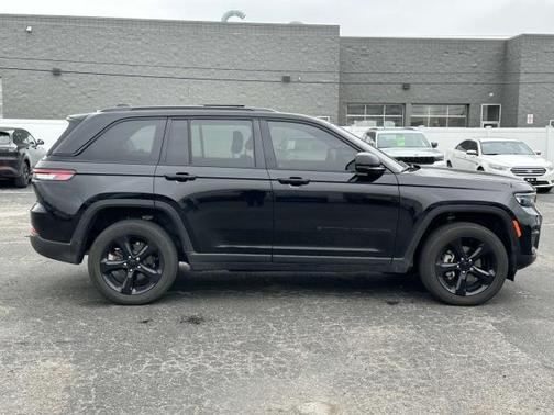 2023 Jeep Grand Cherokee Altitude