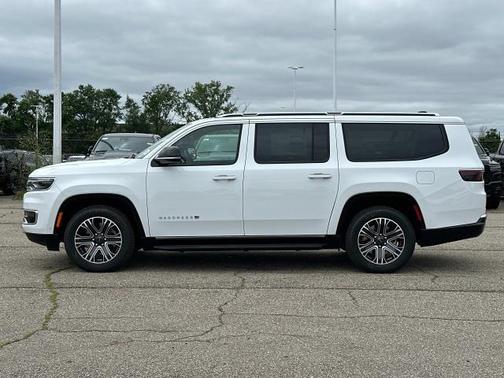 2025 Jeep Wagoneer L Base