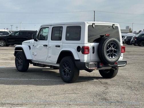 Bright White Clearcoat 2026 Jeep Wrangler Sport
