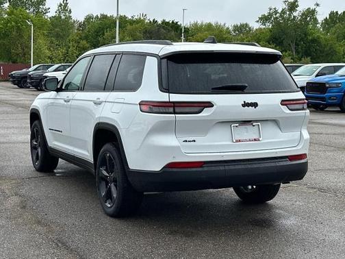 2025 Jeep Grand Cherokee L Laredo