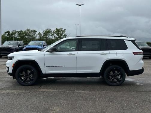 2025 Jeep Grand Cherokee L Laredo
