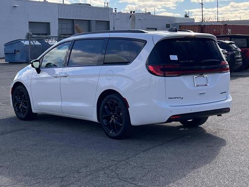 2026 Chrysler Pacifica Limited