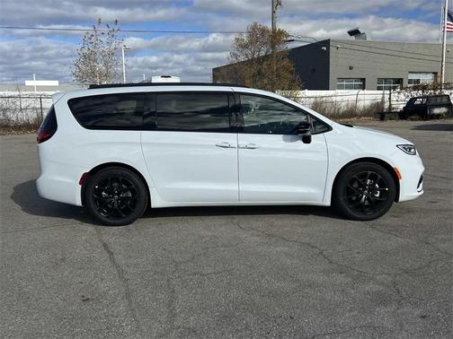 2026 Chrysler Pacifica Limited