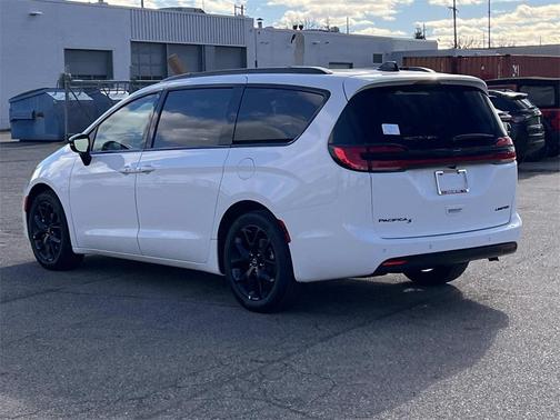 2026 Chrysler Pacifica Limited