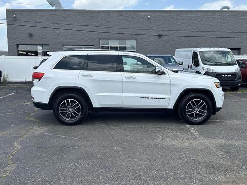 Bright White Clearcoat 2017 Jeep Grand Cherokee Limited