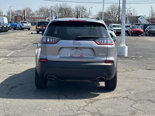 Billet Silver Metallic Clearcoat 2022 Jeep Cherokee Latitude Lux