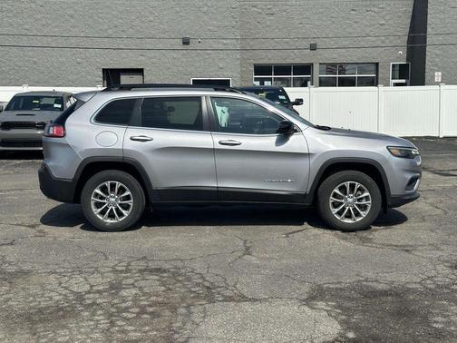 Billet Silver Metallic Clearcoat 2022 Jeep Cherokee Latitude Lux