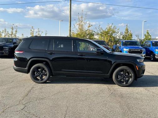 2025 Jeep Grand Cherokee L Laredo