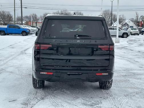 2024 Jeep Wagoneer Series II