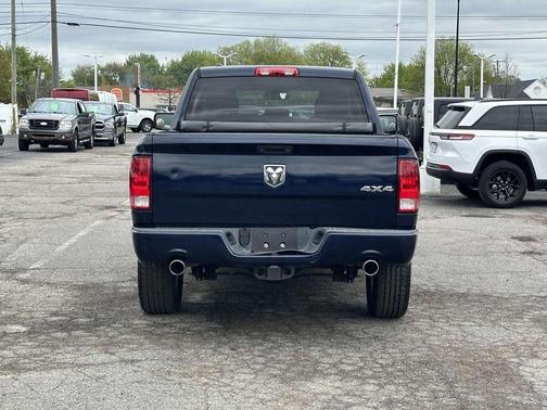 True Blue 2014 RAM 1500 Tradesman/Express
