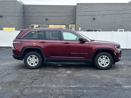 2024 Jeep Grand Cherokee Laredo