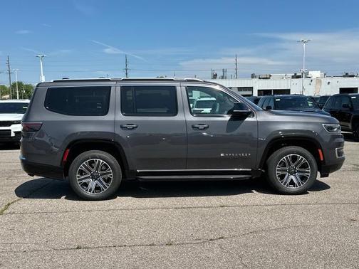 2025 Jeep Wagoneer Base