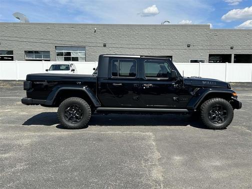 2023 Jeep Gladiator Sport