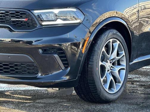 Black Clearcoat 2026 Dodge Durango GT Plus HEMI V8