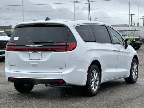 2026 Chrysler Pacifica Limited