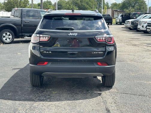 Diamond Black 2024 Jeep Compass Limited
